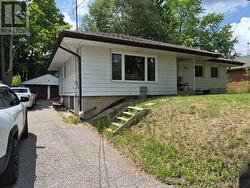 4 WENDY WAY Richmond Hill, ON L4E 2V6