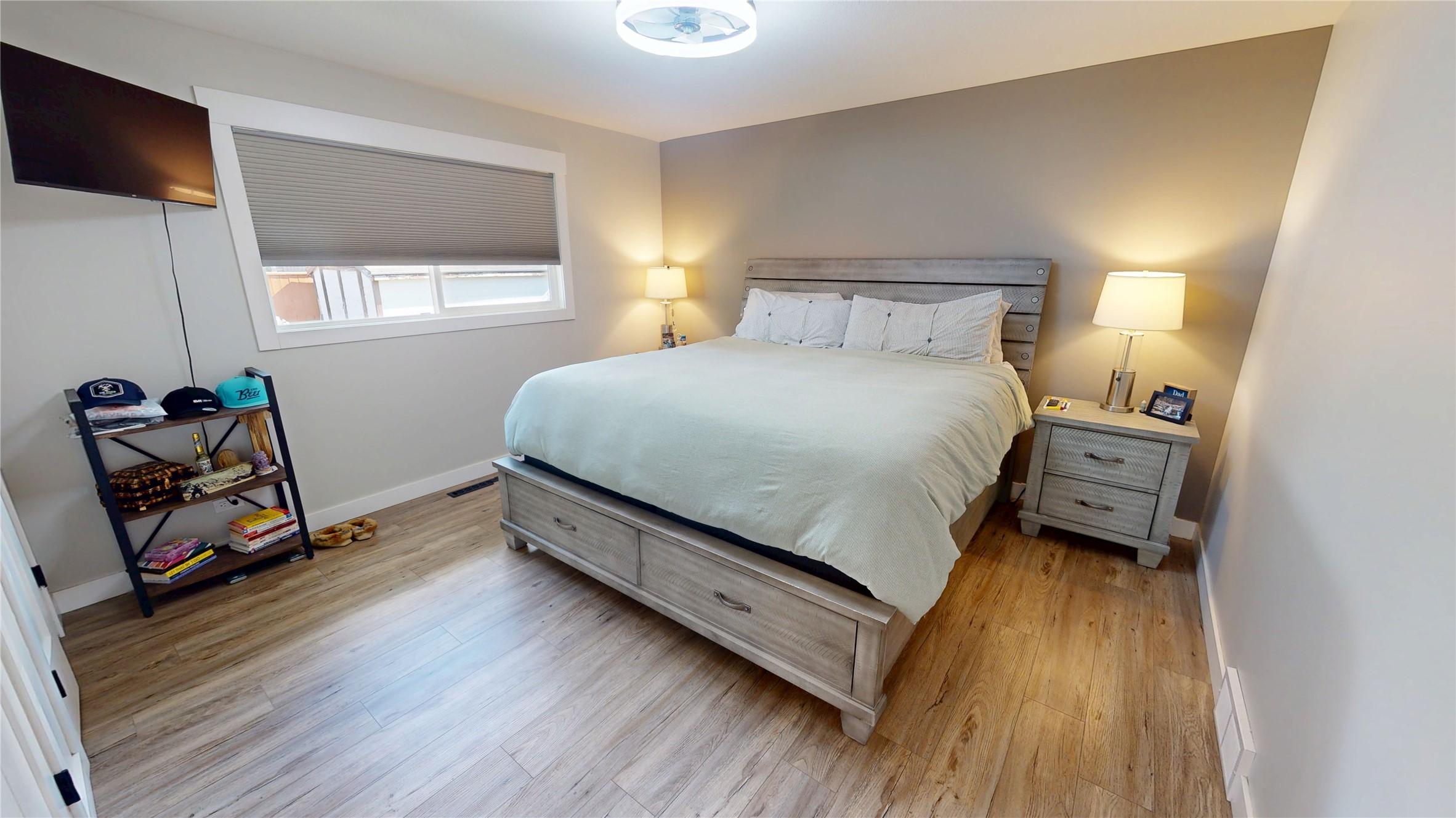 904 9Th Street, Cranbrook, BC - Indoor Photo Showing Bedroom
