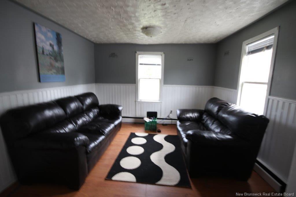 34-36 Jean St, Saint John, NB - Indoor Photo Showing Living Room