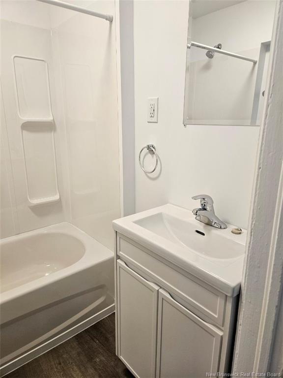 34-36 Jean St, Saint John, NB - Indoor Photo Showing Bathroom