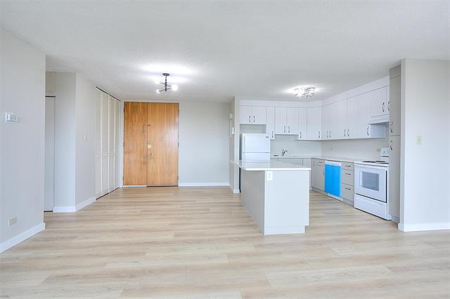 601-1305 Grant Ave, Winnipeg, MB - Indoor Photo Showing Kitchen