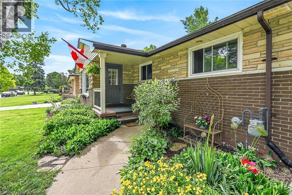 251 Mackenzie Crescent, Caledonia, ON - Outdoor