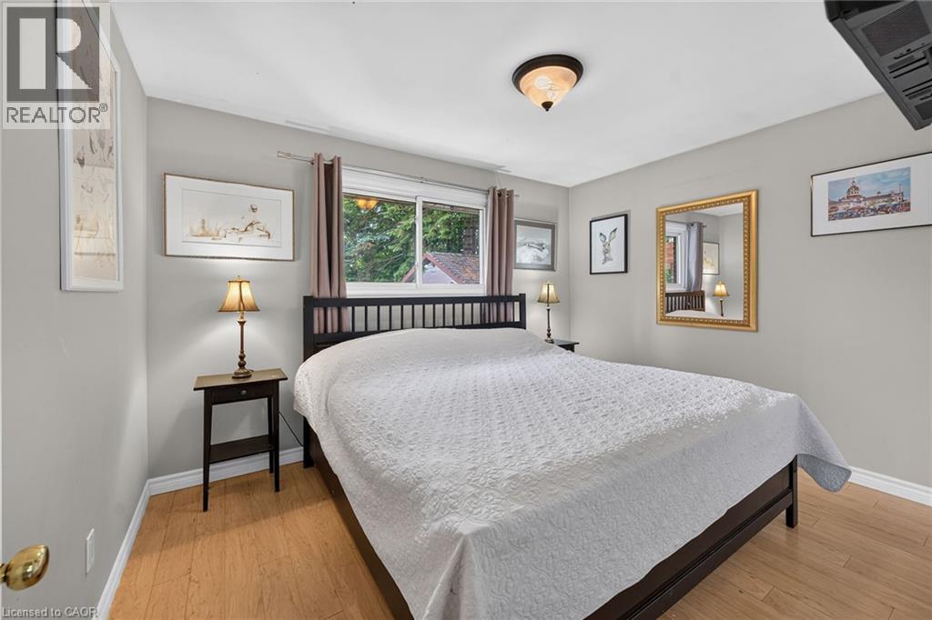 251 Mackenzie Crescent, Caledonia, ON - Indoor Photo Showing Bedroom