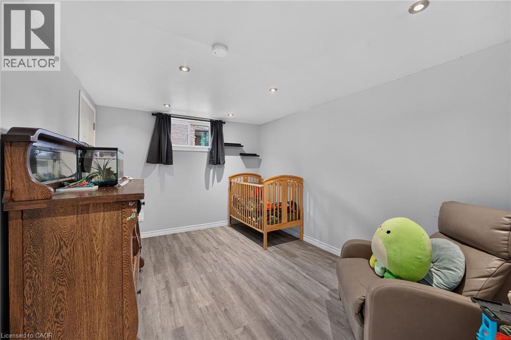 251 Mackenzie Crescent, Caledonia, ON - Indoor