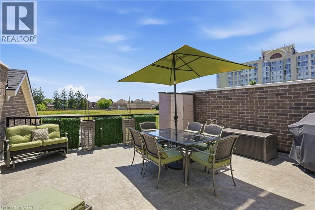 24 Willow Bank Common, St. Catharines, ON - Outdoor