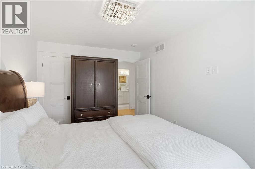 24 Willow Bank Common, St. Catharines, ON - Indoor Photo Showing Bedroom