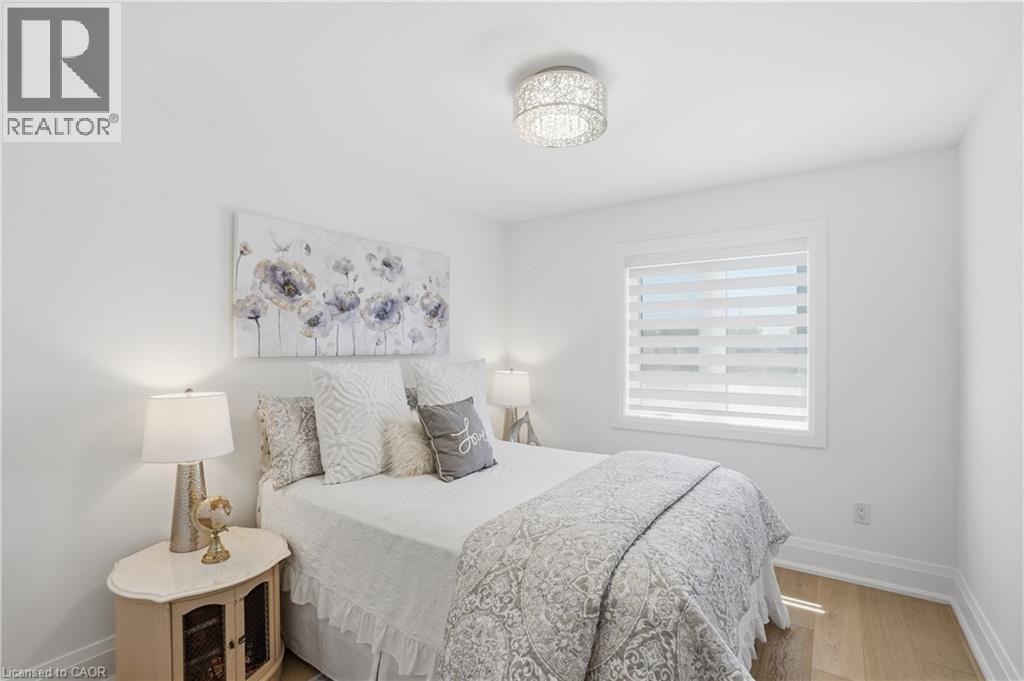 24 Willow Bank Common, St. Catharines, ON - Indoor Photo Showing Bedroom
