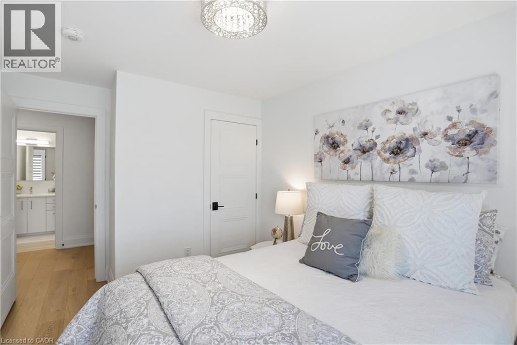 24 Willow Bank Common, St. Catharines, ON - Indoor Photo Showing Bedroom