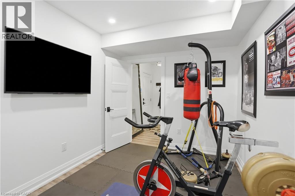 24 Willow Bank Common, St. Catharines, ON - Indoor Photo Showing Gym Room