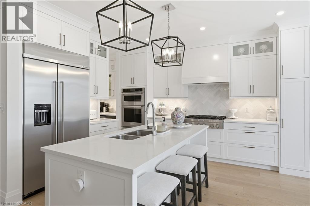 24 Willow Bank Common, St. Catharines, ON - Indoor Photo Showing Kitchen With Double Sink With Upgraded Kitchen