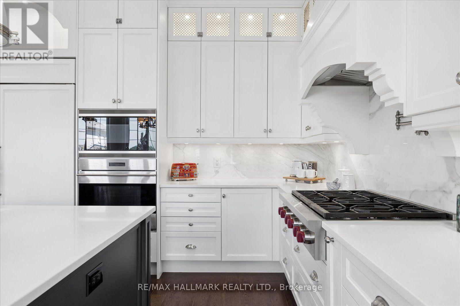 87 Chuck Ormsby Crescent, King, ON - Indoor Photo Showing Kitchen With Upgraded Kitchen