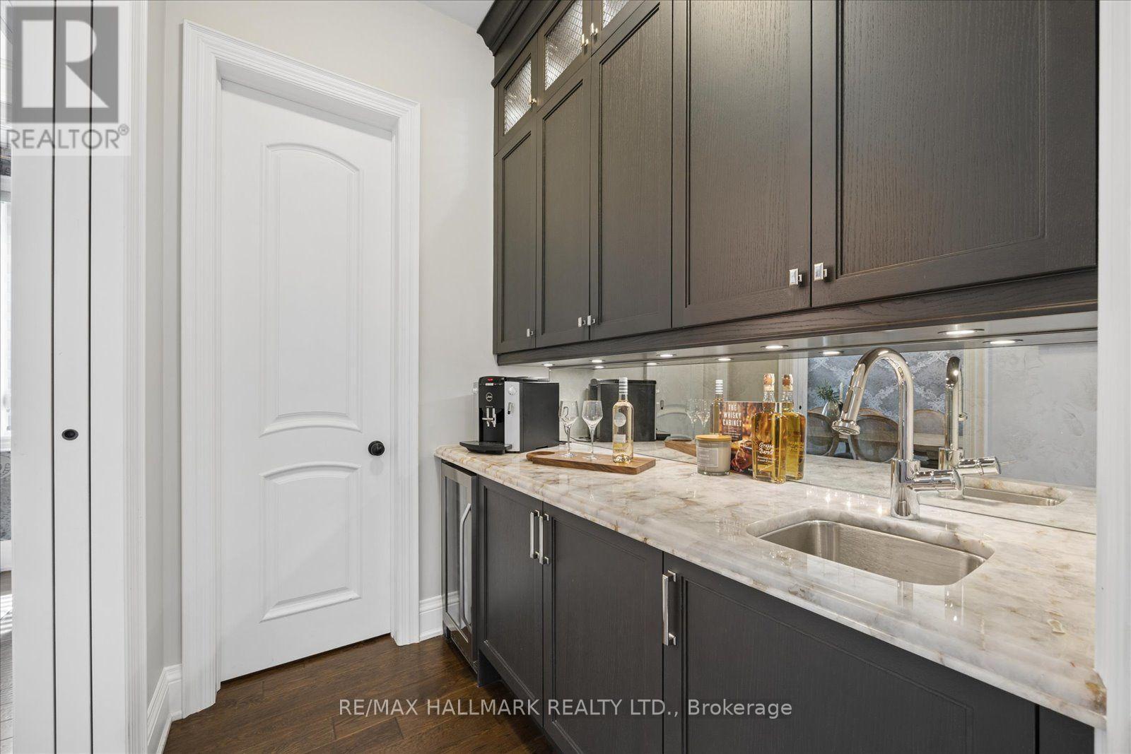 87 Chuck Ormsby Crescent, King, ON - Indoor Photo Showing Kitchen