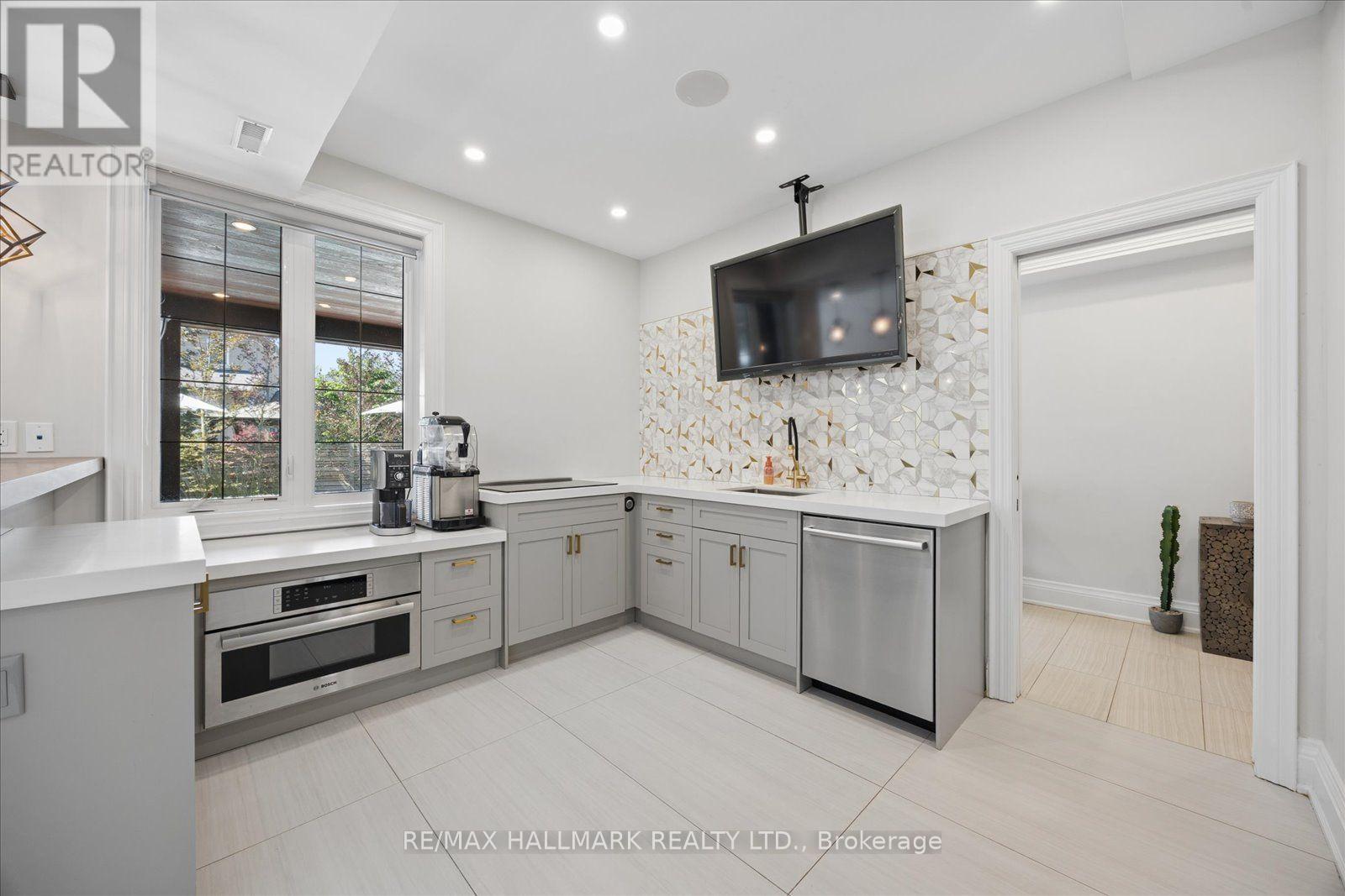 87 Chuck Ormsby Crescent, King, ON - Indoor Photo Showing Kitchen