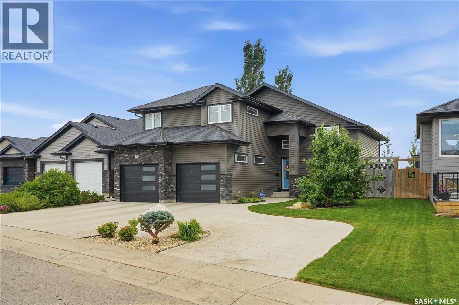 335 Dawson Crescent, Saskatoon, SK - Outdoor With Facade
