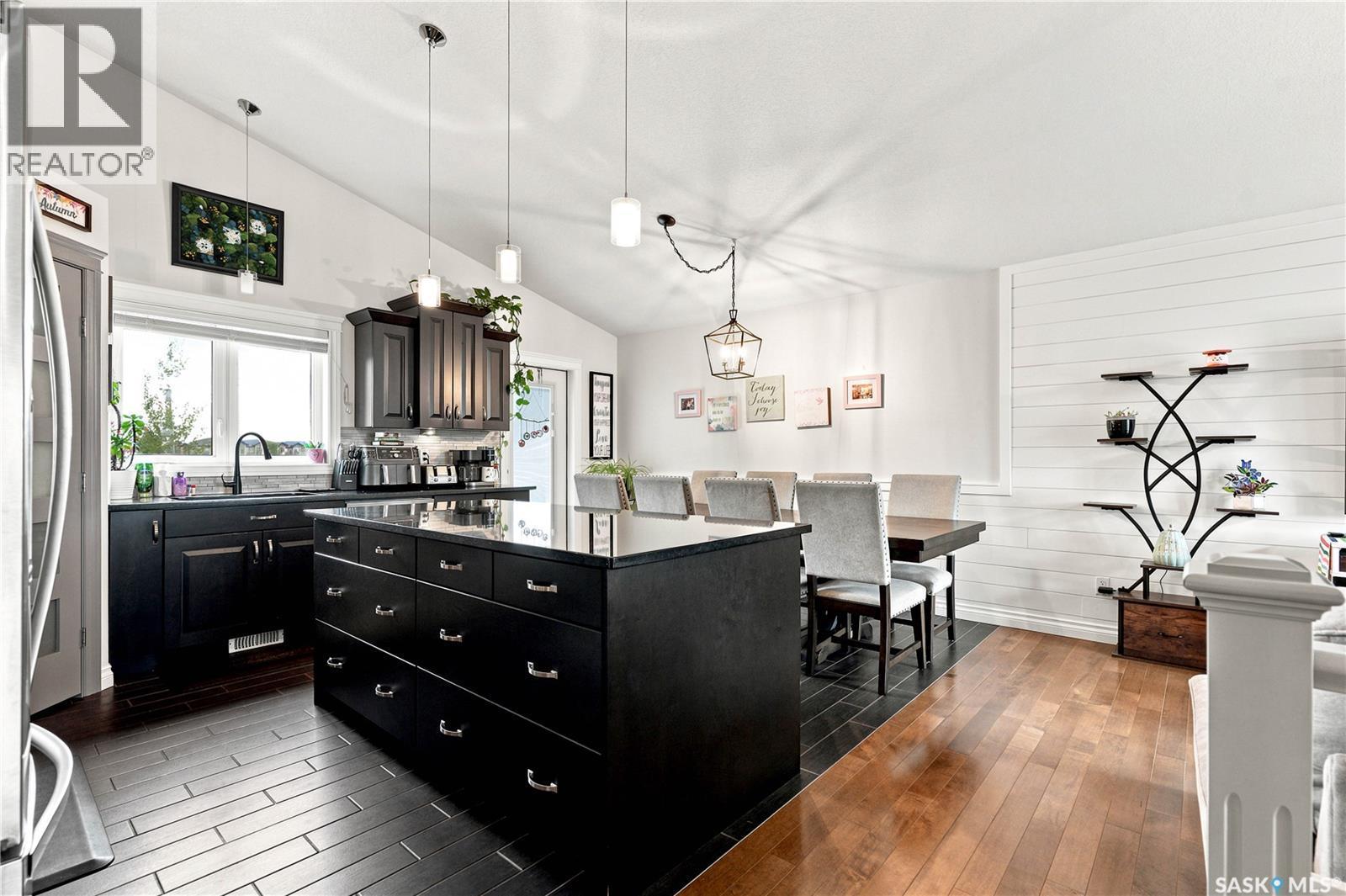 335 Dawson Crescent, Saskatoon, SK - Indoor