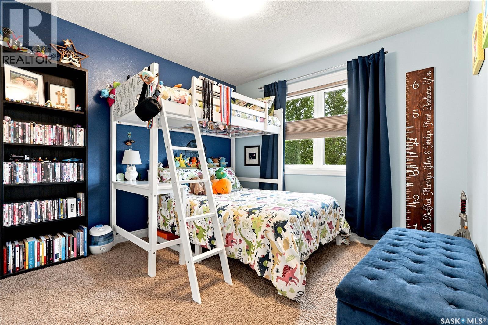 335 Dawson Crescent, Saskatoon, SK - Indoor Photo Showing Bedroom