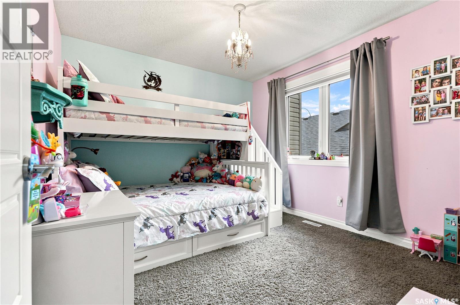 335 Dawson Crescent, Saskatoon, SK - Indoor Photo Showing Bedroom
