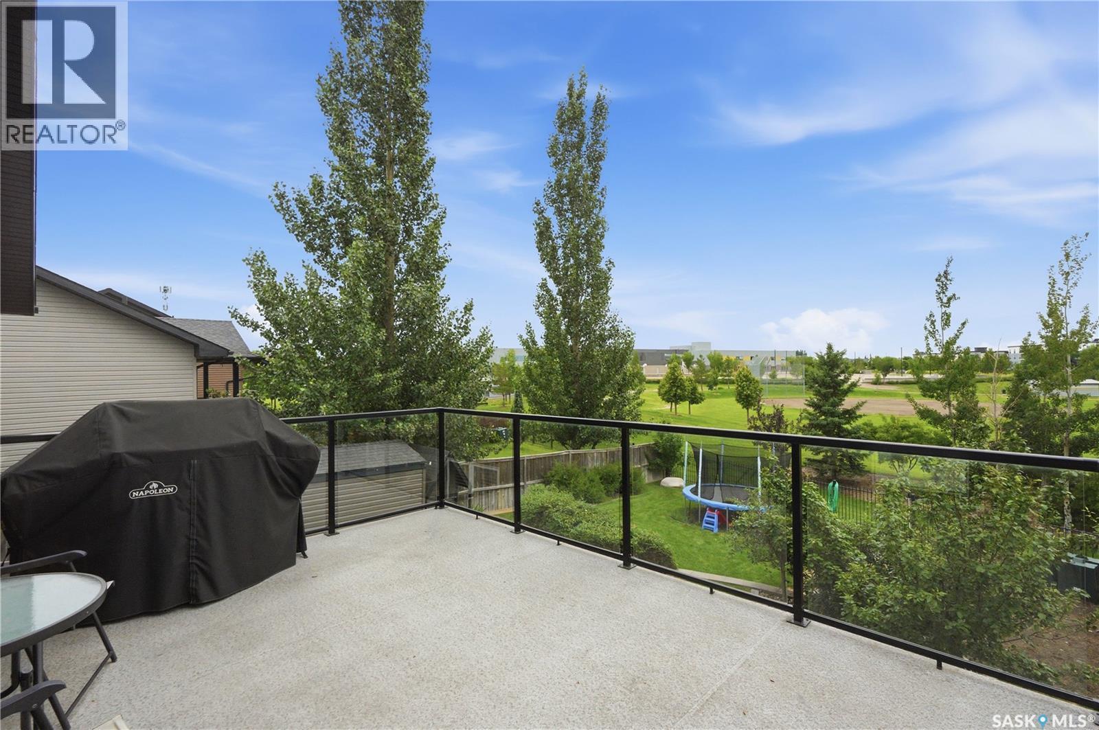335 Dawson Crescent, Saskatoon, SK - Outdoor With Exterior