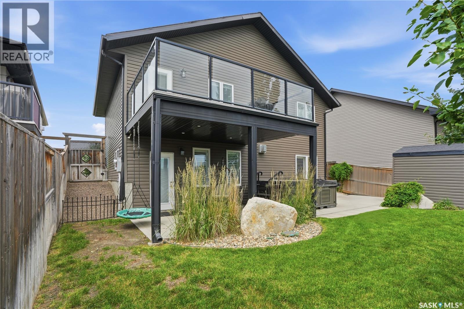 335 Dawson Crescent, Saskatoon, SK - Outdoor With Deck Patio Veranda