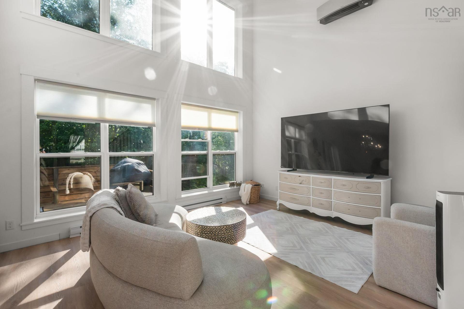 51 Capstone Crescent, Bedford, NS - Indoor Photo Showing Living Room