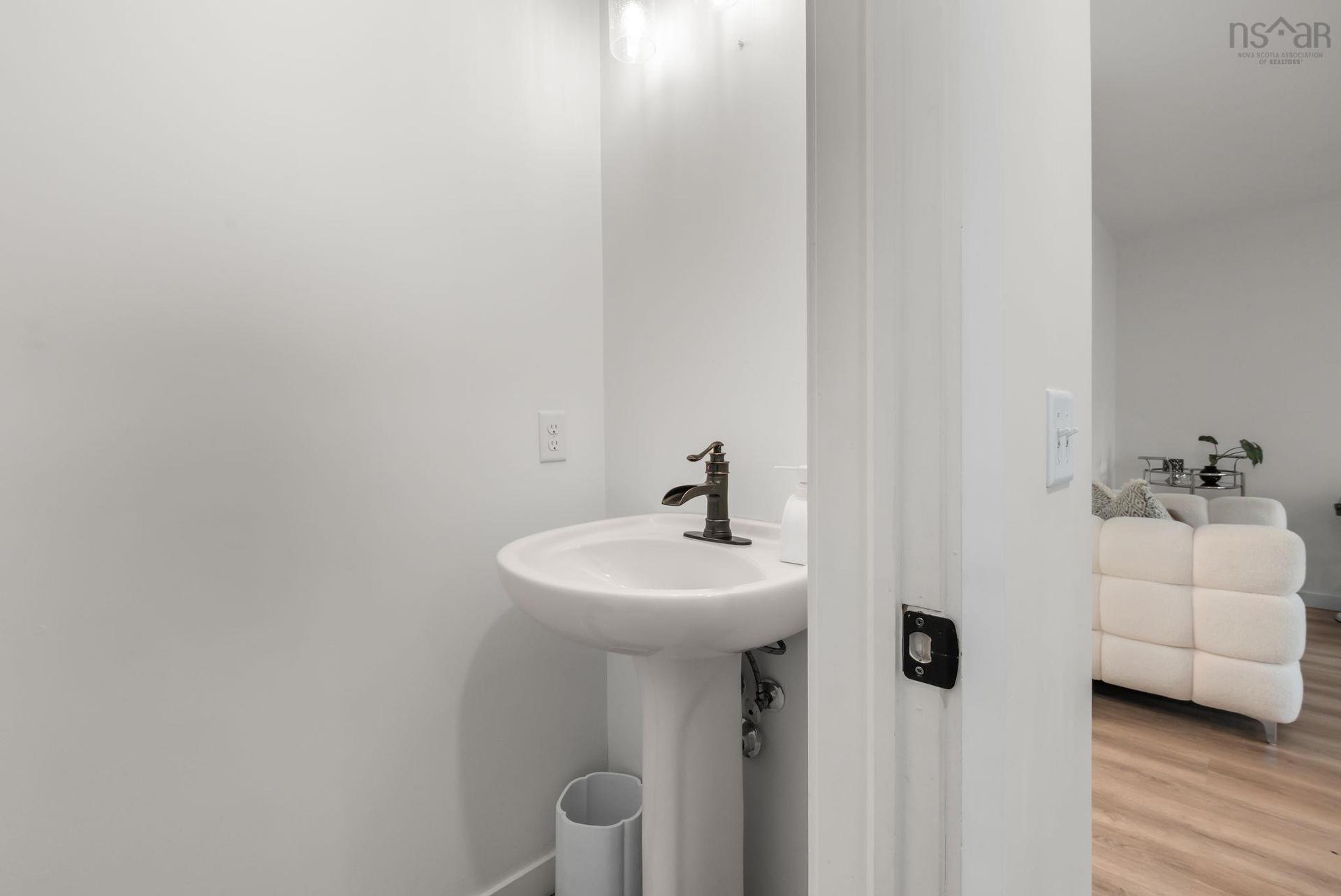 51 Capstone Crescent, Bedford, NS - Indoor Photo Showing Bathroom