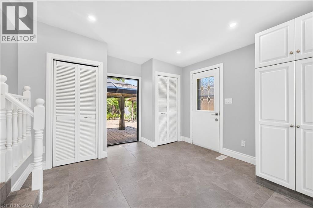 96 Fielding Crescent, Hamilton, ON - Indoor Photo Showing Other Room