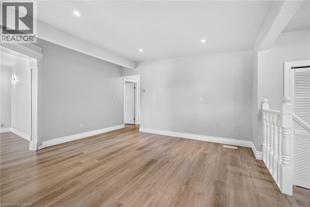 96 Fielding Crescent, Hamilton, ON - Indoor Photo Showing Other Room