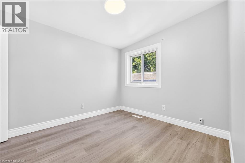 96 Fielding Crescent, Hamilton, ON - Indoor Photo Showing Other Room