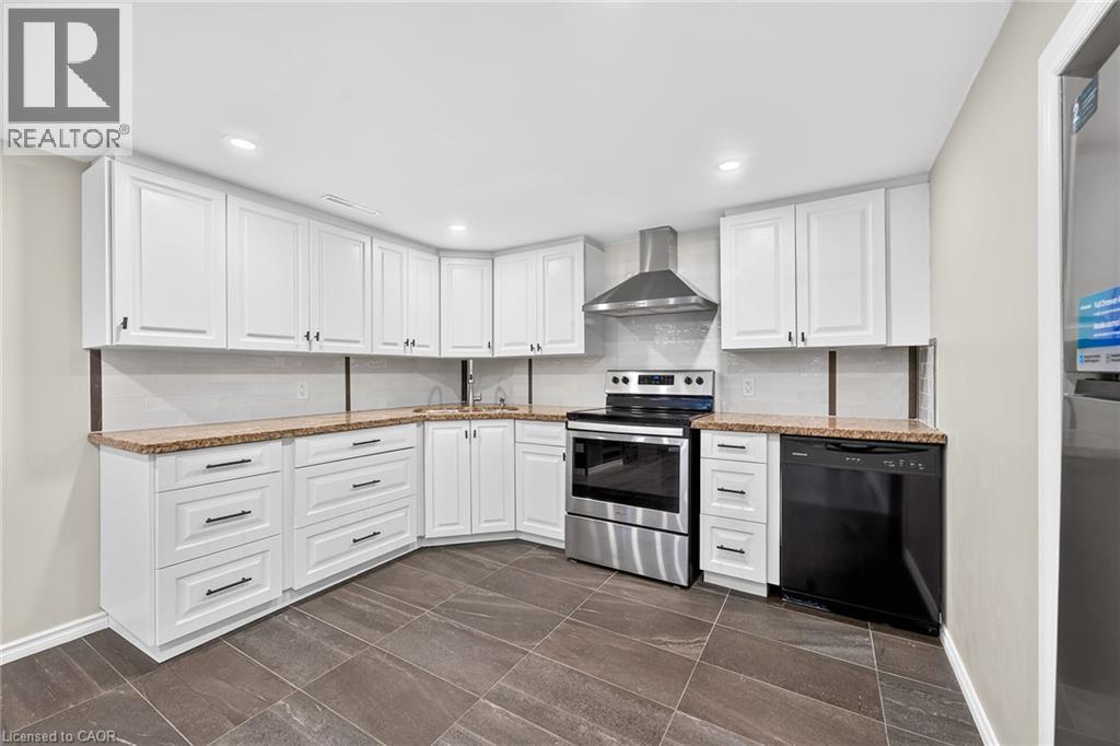 96 Fielding Crescent, Hamilton, ON - Indoor Photo Showing Kitchen