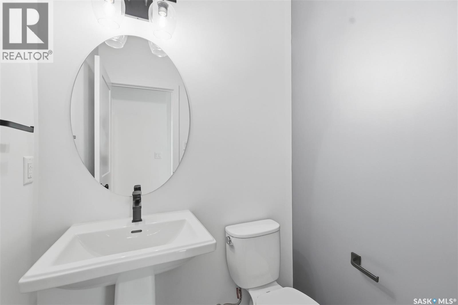 104 Forsey Avenue, Saskatoon, SK - Indoor Photo Showing Bathroom