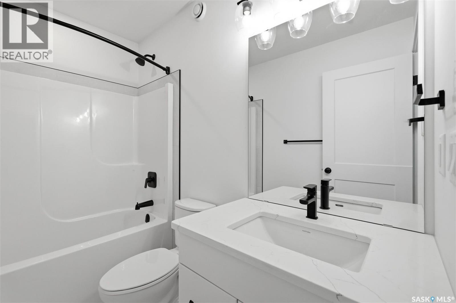 104 Forsey Avenue, Saskatoon, SK - Indoor Photo Showing Bathroom