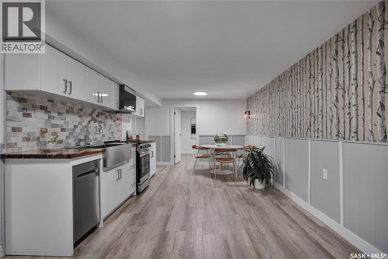 2945 Preston Avenue S, Saskatoon, SK - Indoor Photo Showing Kitchen