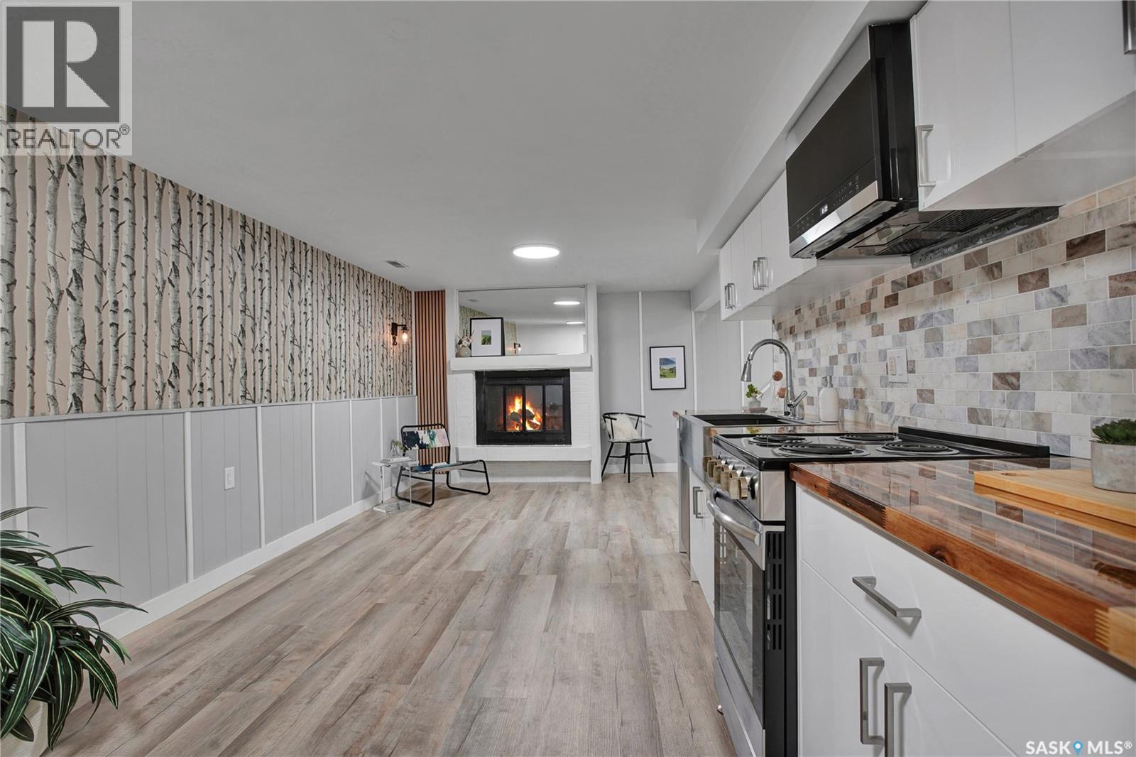 2945 Preston Avenue S, Saskatoon, SK - Indoor Photo Showing Kitchen