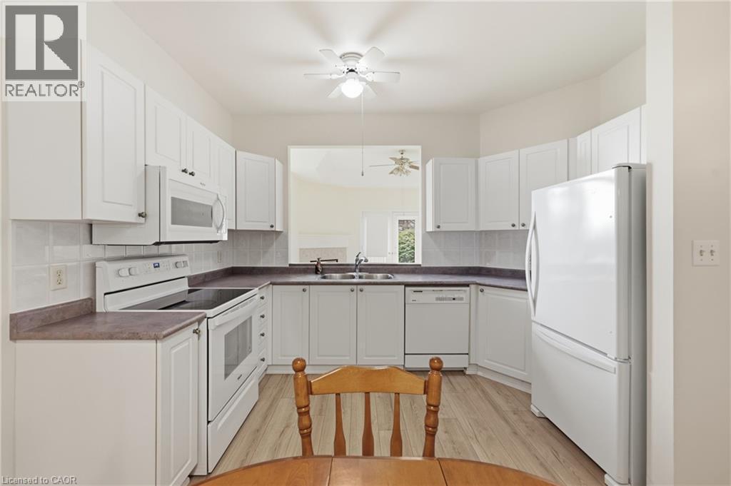 98 Sunibel Drive E, Glanbrook, ON - Indoor Photo Showing Kitchen With Double Sink
