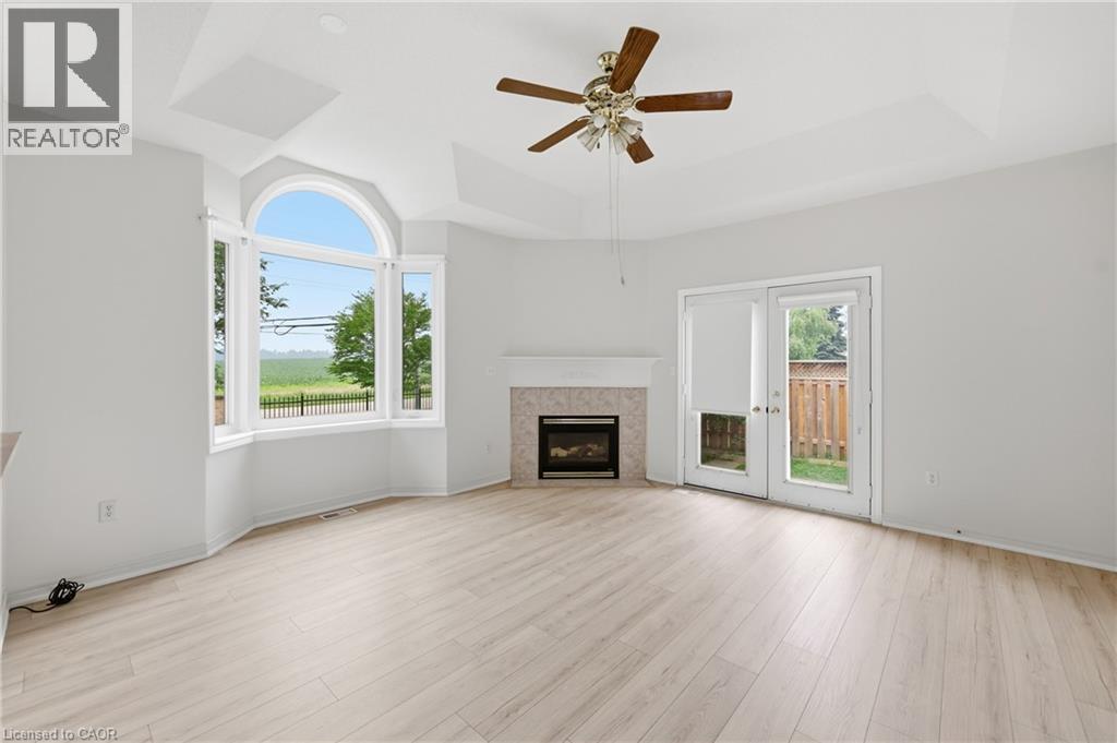 98 Sunibel Drive E, Glanbrook, ON - Indoor Photo Showing Living Room With Fireplace