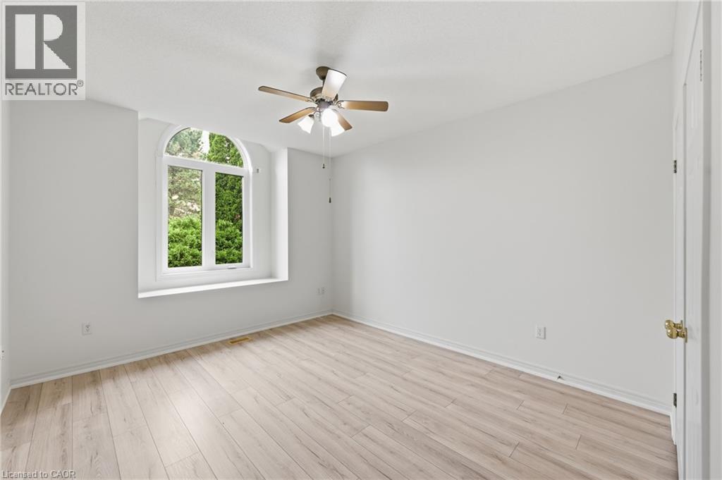 98 Sunibel Drive E, Glanbrook, ON - Indoor Photo Showing Other Room