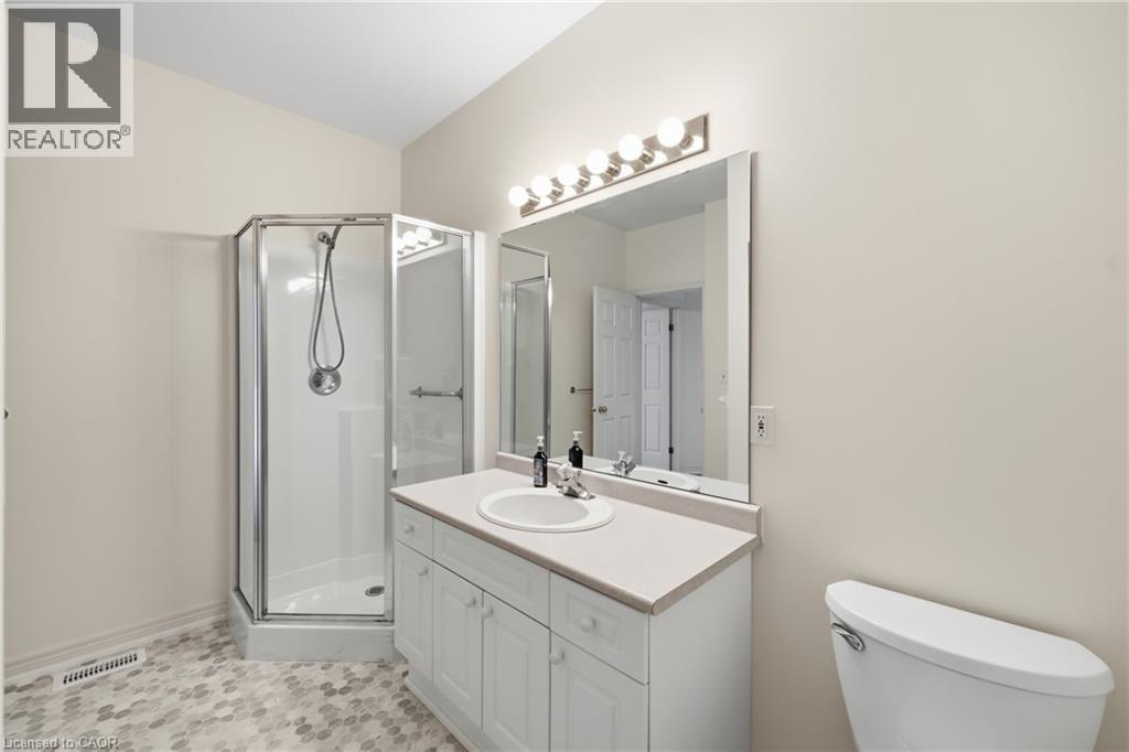 98 Sunibel Drive E, Glanbrook, ON - Indoor Photo Showing Bathroom