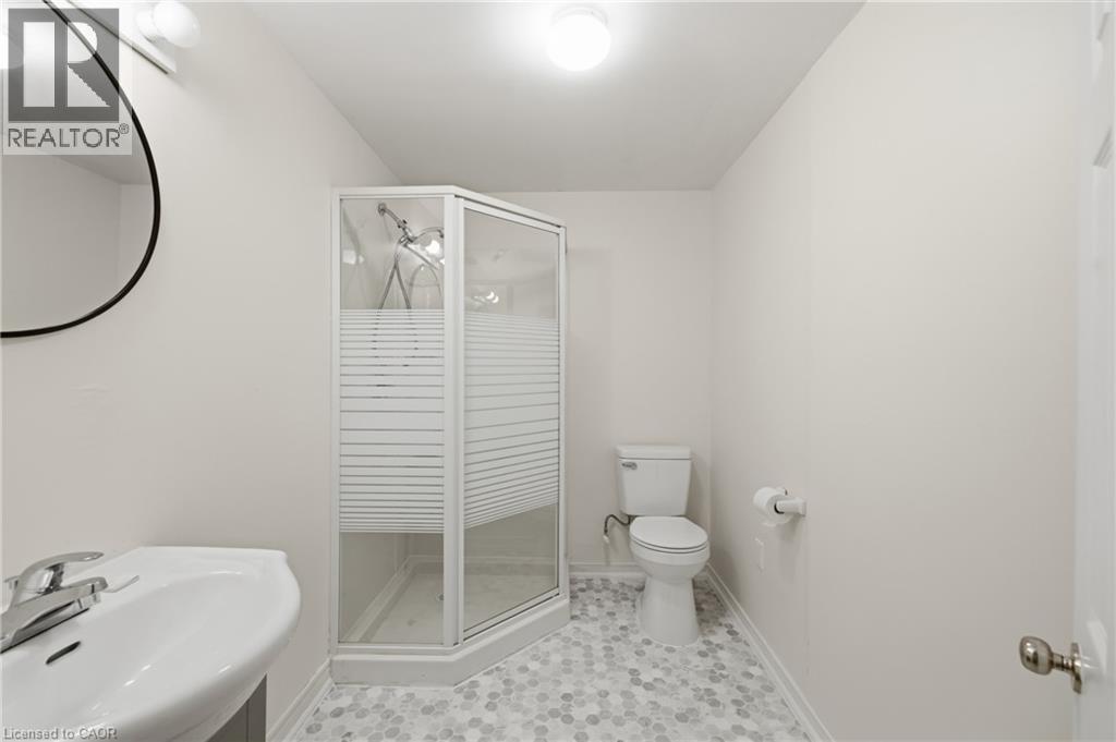 98 Sunibel Drive E, Glanbrook, ON - Indoor Photo Showing Bathroom