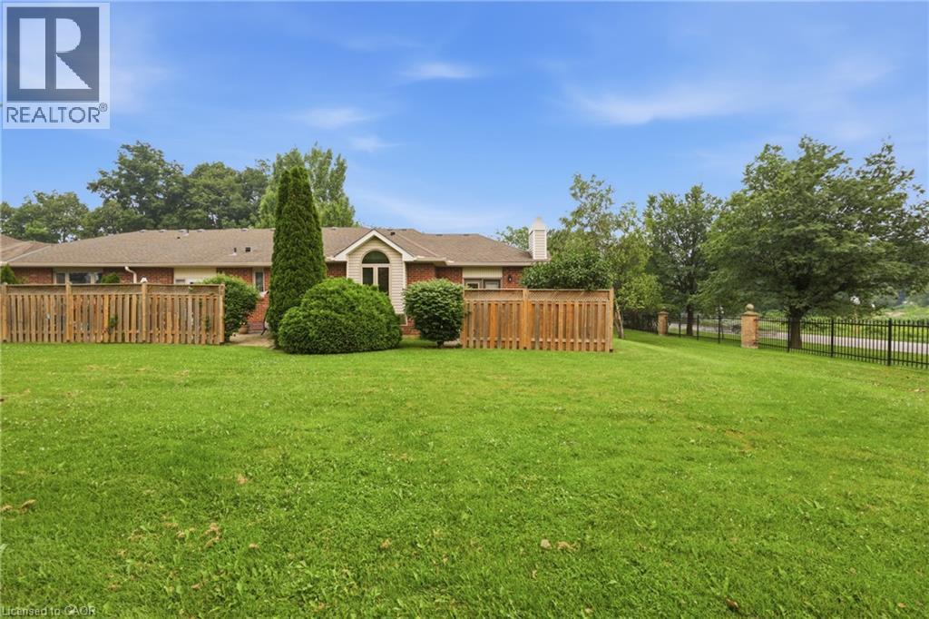 98 Sunibel Drive E, Glanbrook, ON - Outdoor