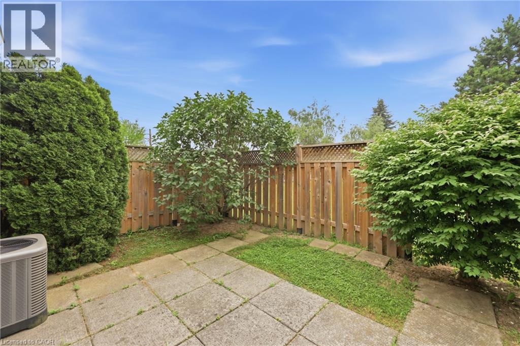 98 Sunibel Drive E, Glanbrook, ON - Outdoor