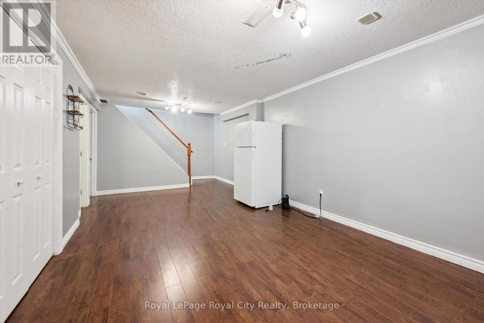 628 Willow Road, Guelph (Willow West/Sugarbush/West Acres), ON - Indoor Photo Showing Other Room