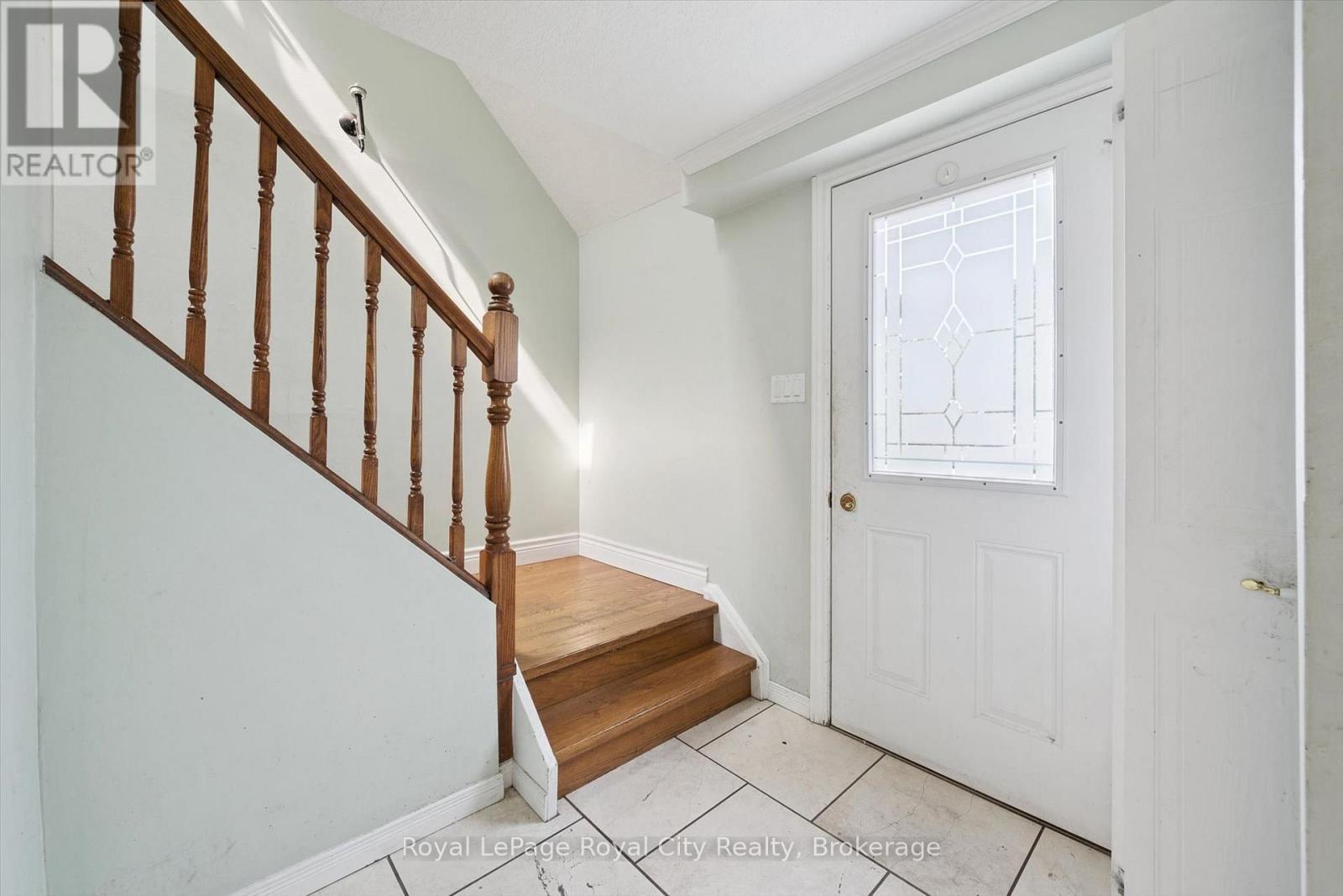 628 Willow Road, Guelph (Willow West/Sugarbush/West Acres), ON - Indoor Photo Showing Other Room