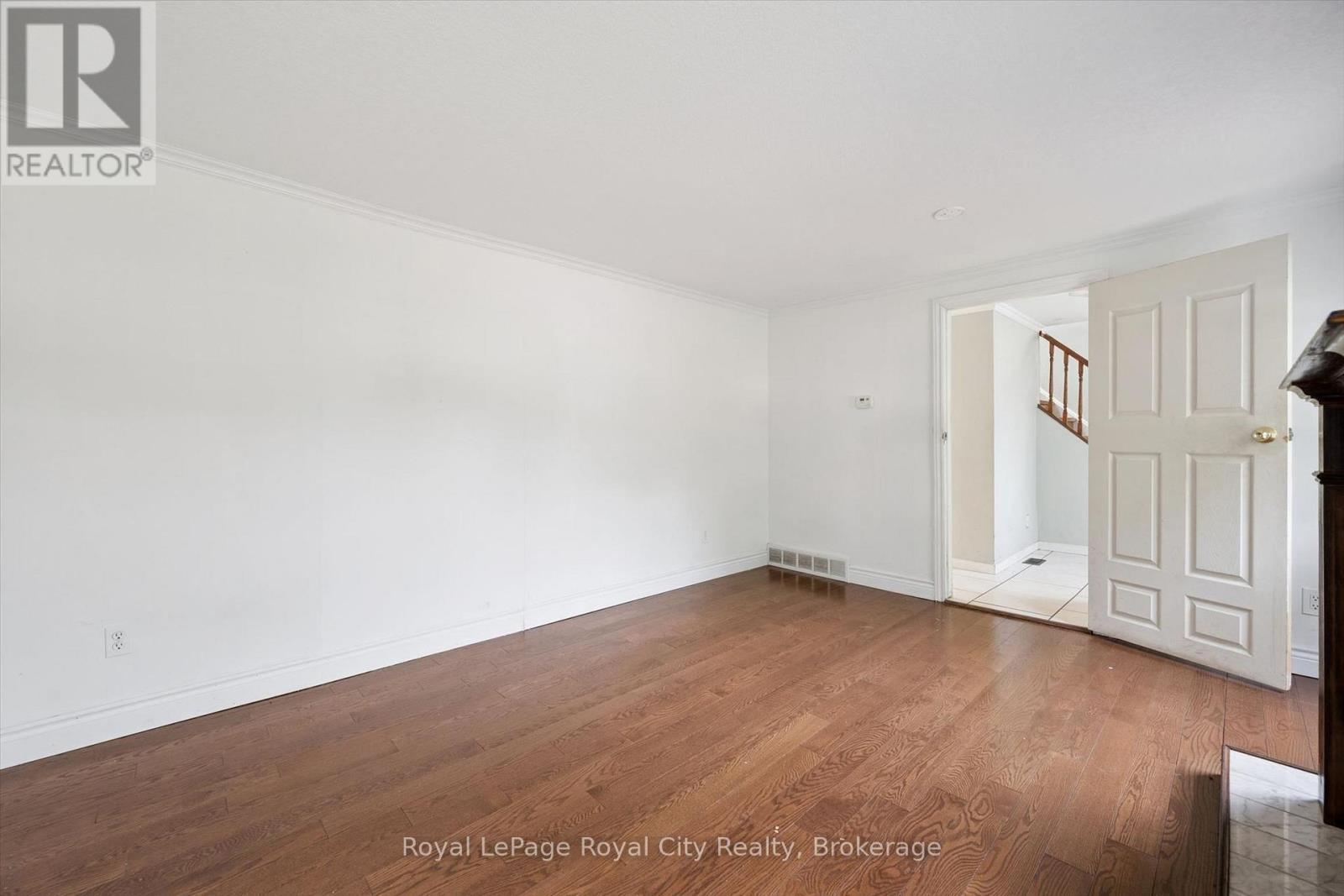 628 Willow Road, Guelph (Willow West/Sugarbush/West Acres), ON - Indoor Photo Showing Other Room