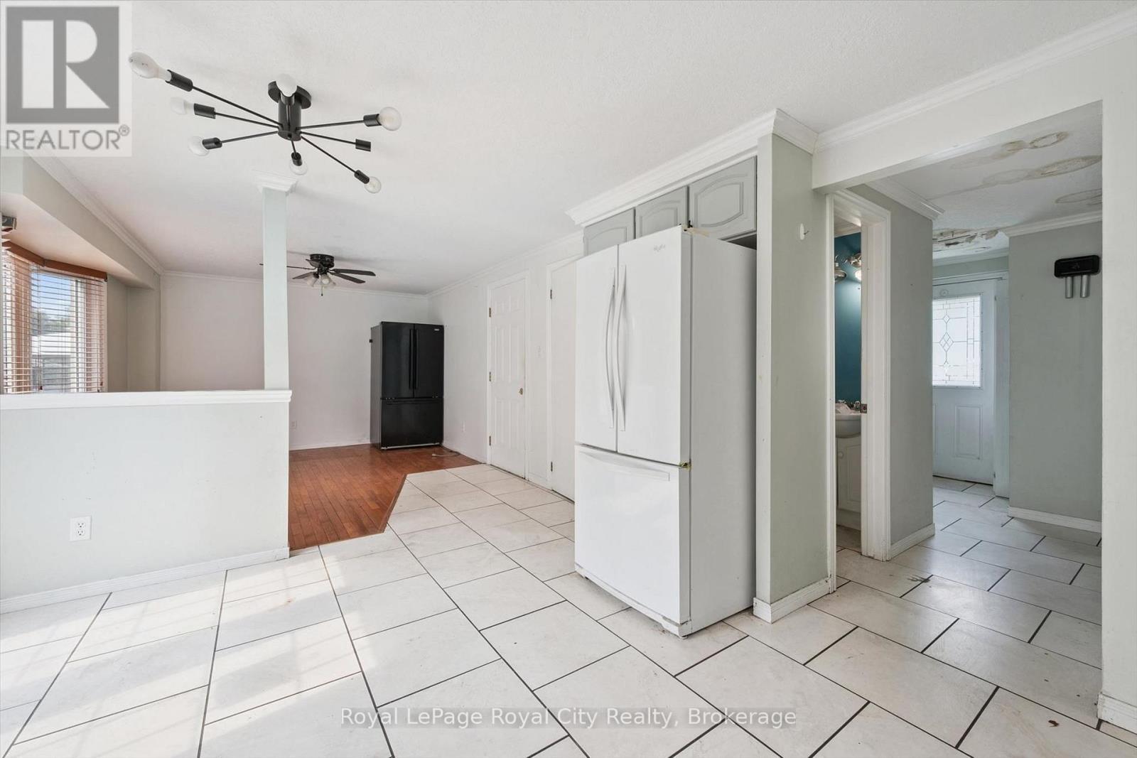 628 Willow Road, Guelph (Willow West/Sugarbush/West Acres), ON - Indoor Photo Showing Other Room