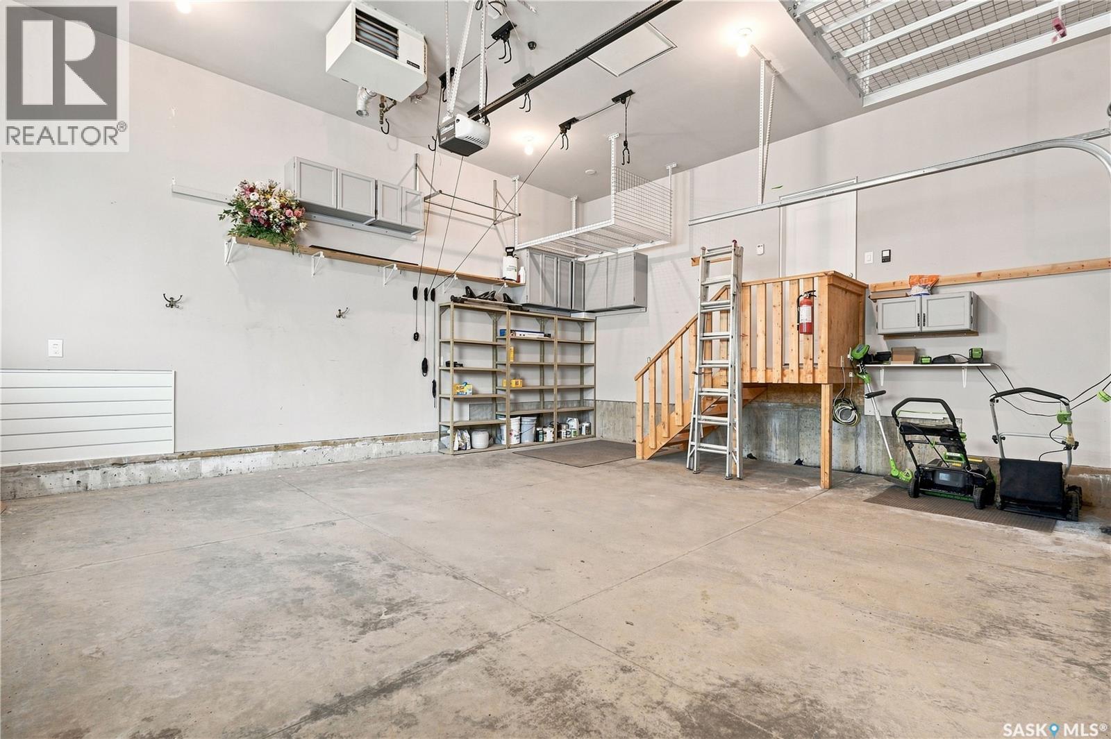 1623 Broadway Avenue, Saskatoon, SK - Indoor Photo Showing Garage