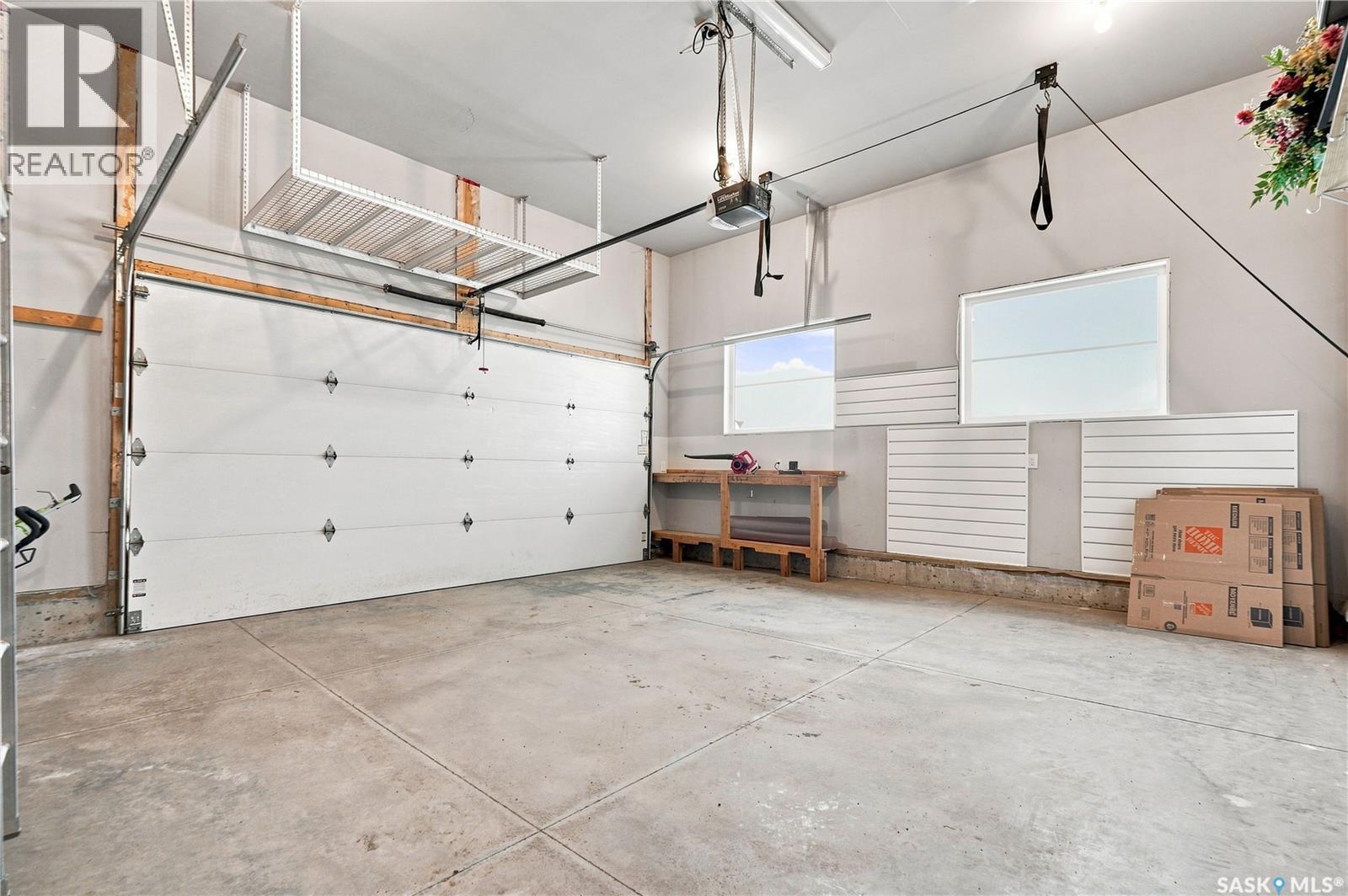 1623 Broadway Avenue, Saskatoon, SK - Indoor Photo Showing Garage
