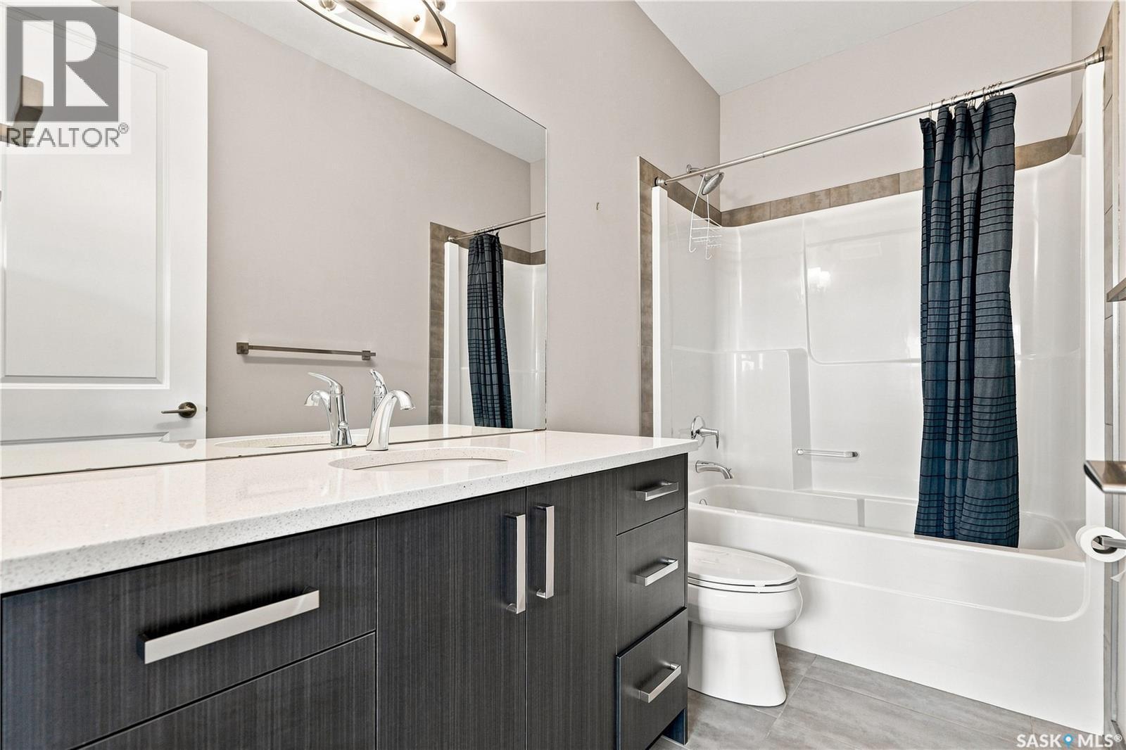 1623 Broadway Avenue, Saskatoon, SK - Indoor Photo Showing Bathroom