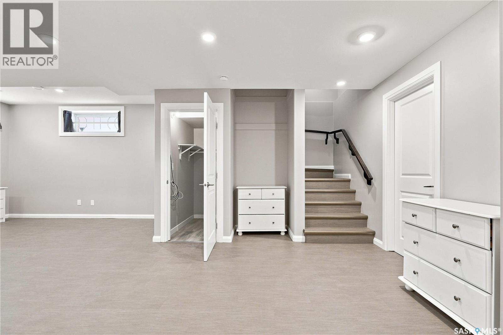 1623 Broadway Avenue, Saskatoon, SK - Indoor