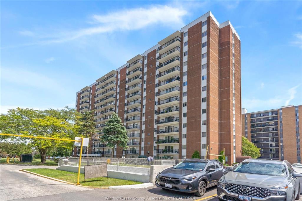 1110-8591 Riverside Drive East, Windsor, ON - Outdoor With Balcony With Facade