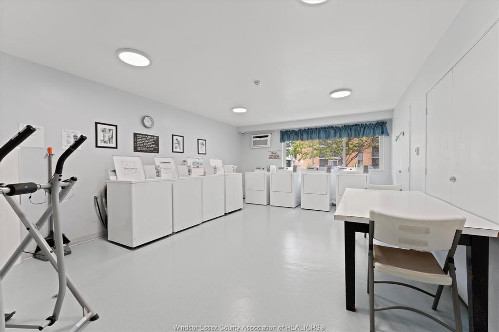 1110-8591 Riverside Drive East, Windsor, ON - Indoor